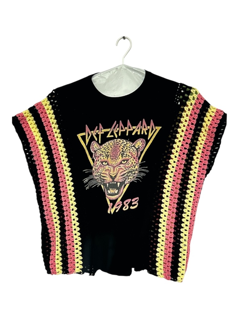 Def Leppard T-shirt Upcycle Crochet Sides Sweater Top Black Pink Yellow M 1983